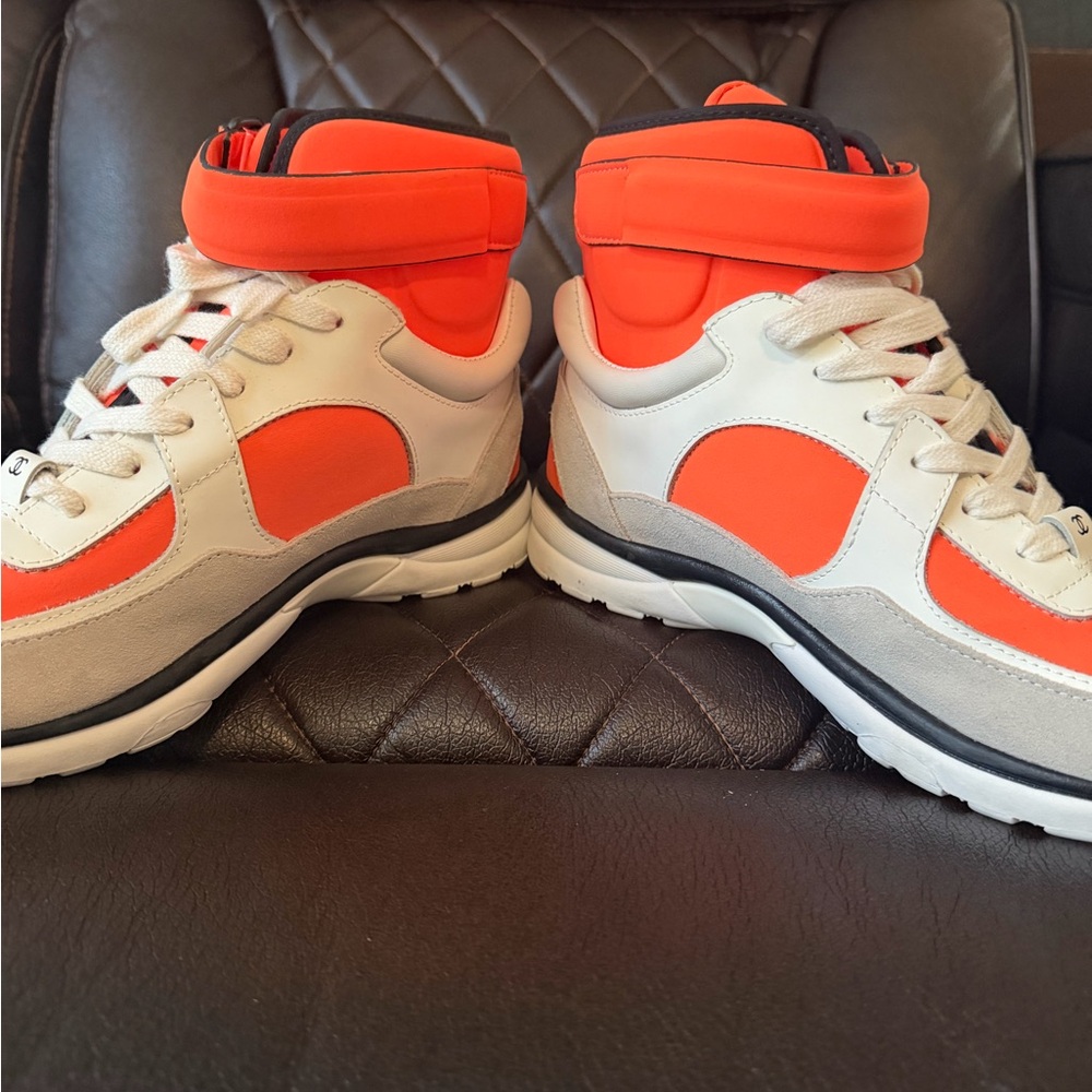 CHANEL Vibrant Orange and Cream Sneakers - Picture 6 of 6
